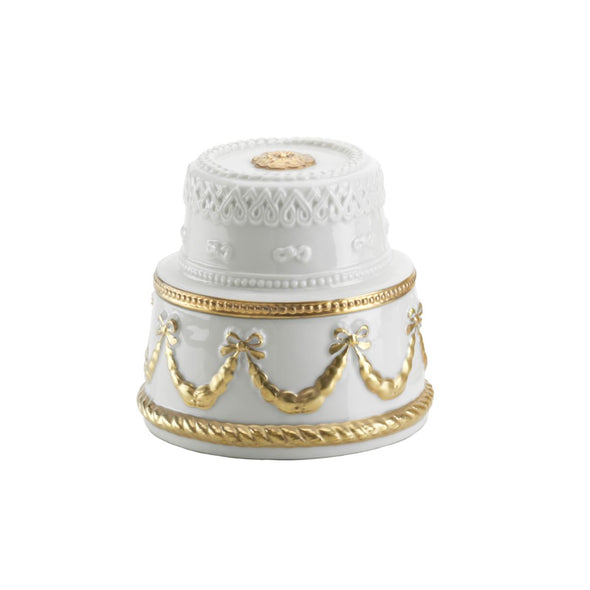 Chantilly Two tier Cake Scented Candle - White & Gold