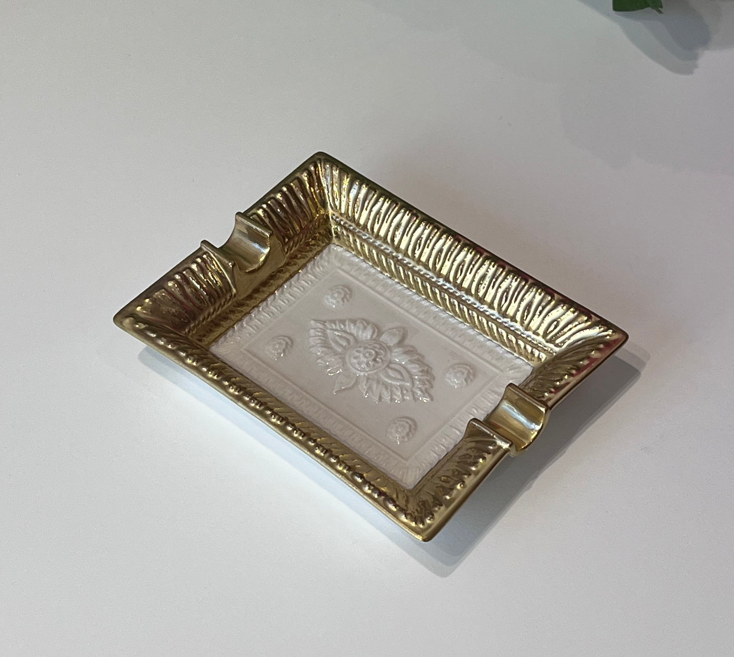 Small Orient Ashtray - White-Antique Gold