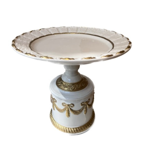 Queen Elizabeth Medium Stand White - Antique Gold